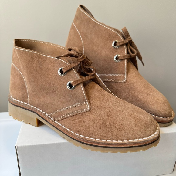 Bata Safari Other - Bata Safari tan suede lace up chukka ankle boots Made in Kenya Size Men’s 9